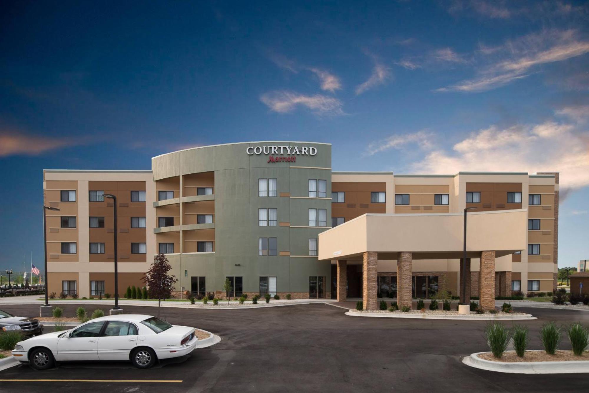 Courtyard Bay City Bagian luar foto