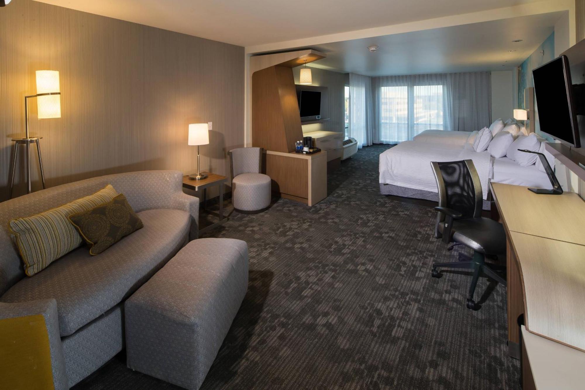 Courtyard Bay City Bagian luar foto