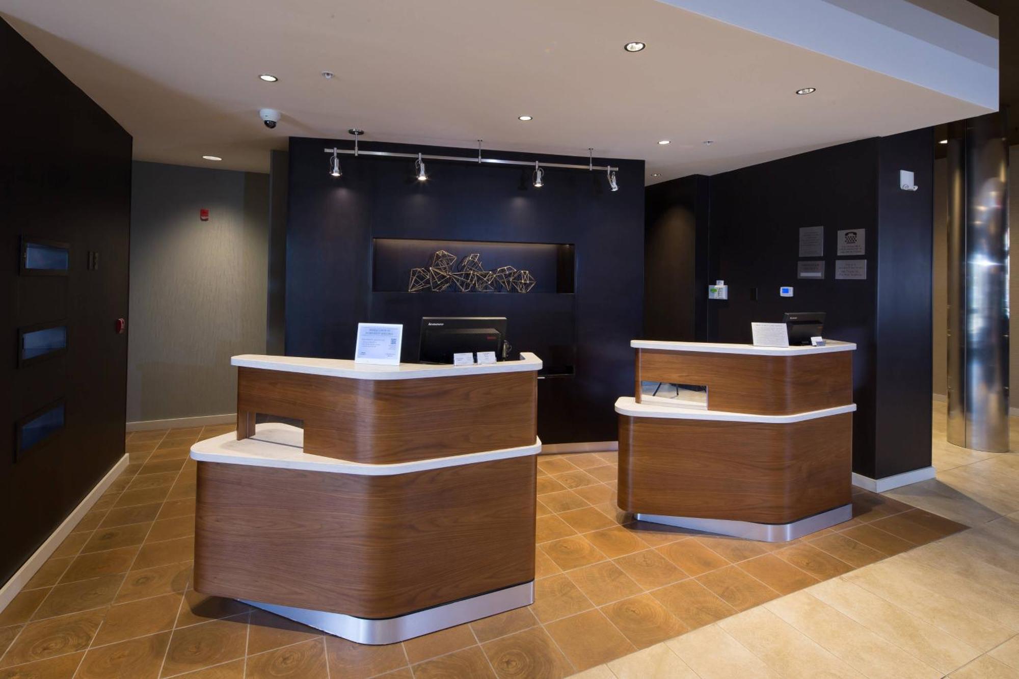 Courtyard Bay City Bagian luar foto