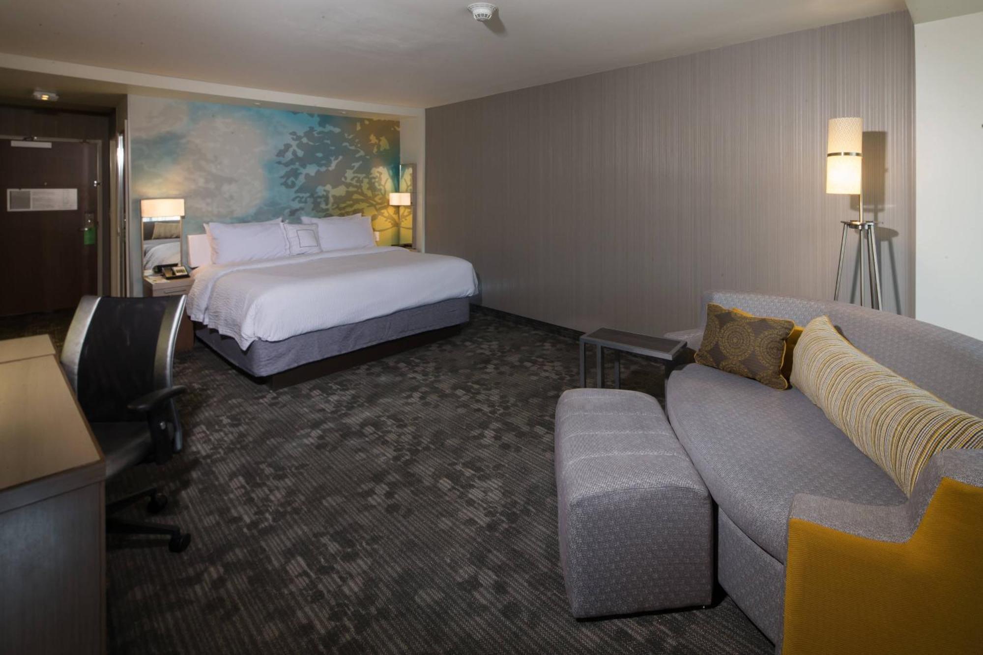 Courtyard Bay City Bagian luar foto